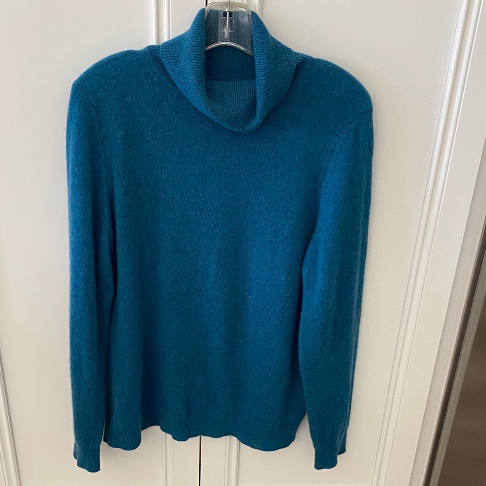 Charter Club Luxury 100% Cashmere women’s  Teal sweater size L